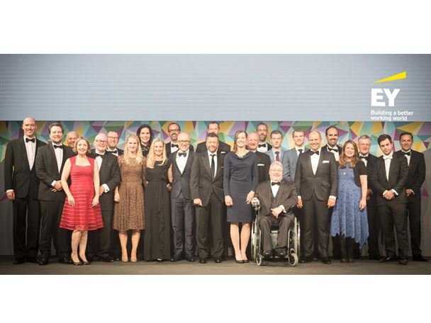 eoy_2018_stage_608x456